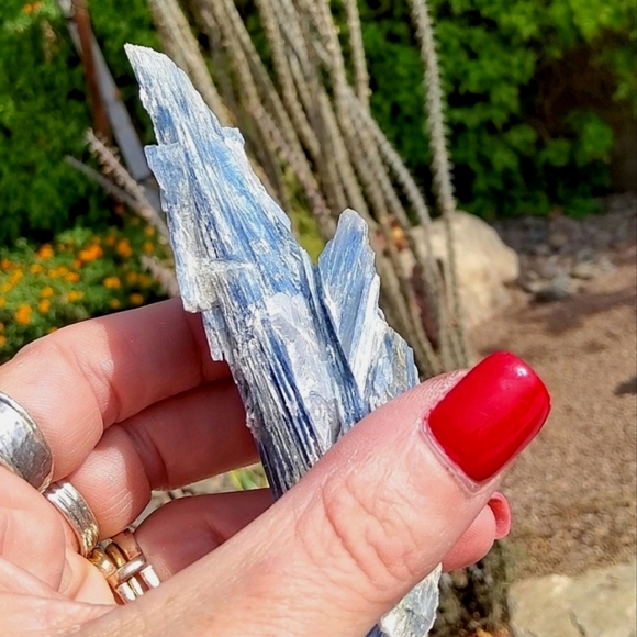 🌸🌸🌸 3/$50---Vibrant Brazilian Blue Kyanite - Picture 11 of 11
